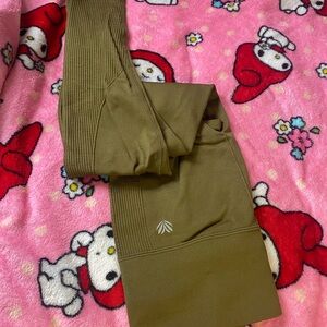 Workout green leggings